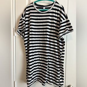 Old Navy black white striped tshirt dress